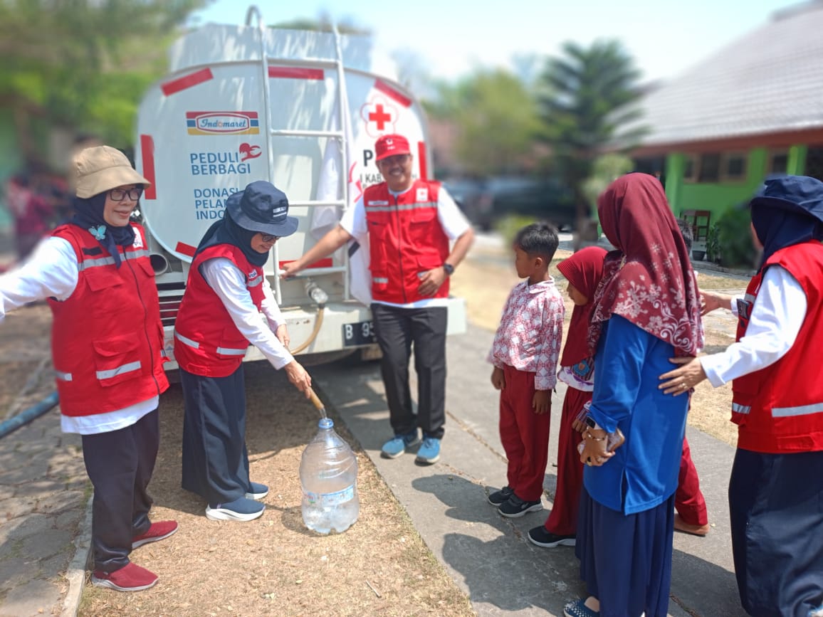 Empat Kapanewon di Sleman Dilanda Kekeringan, PMI Salurkan 15.000 Liter Air Bersih