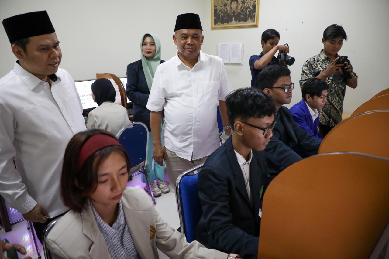 Baznas Salurkan Rp299 Juta untuk Lab Komputer Mahasiswa Sleman di Tiga Kampus