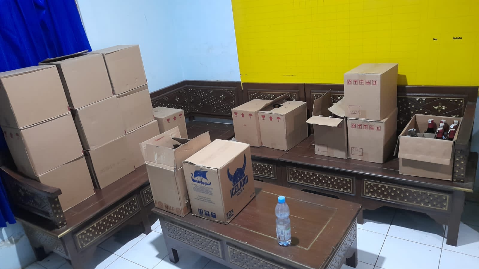 Operasi Serentak di Bantul, Polisi Sita Ratusan Botol Miras Ilegal dari Dua Outlet