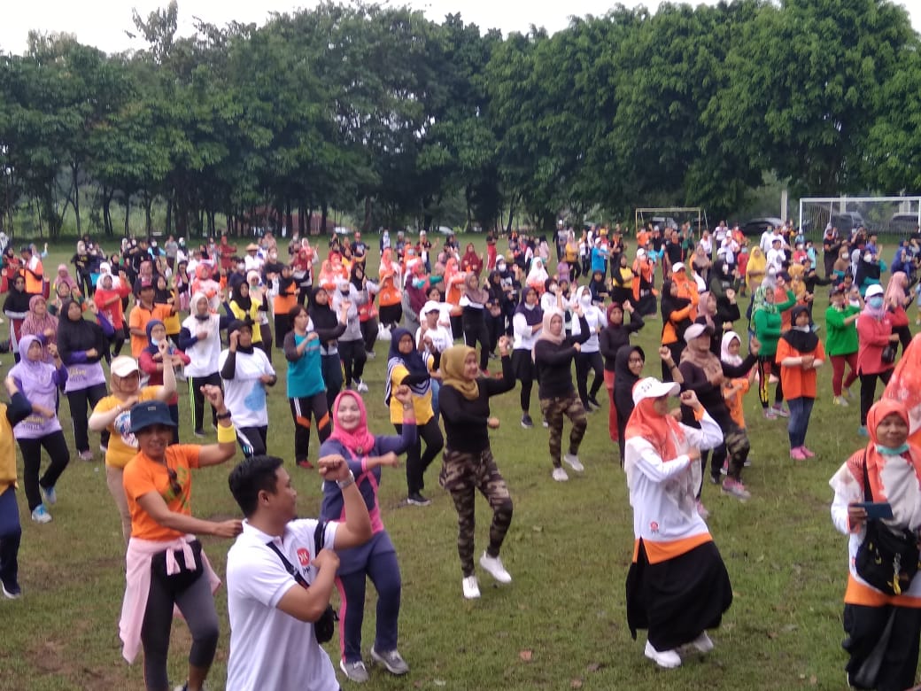 Senam Massal bersama Parikesit Institut di Pandowoharjo